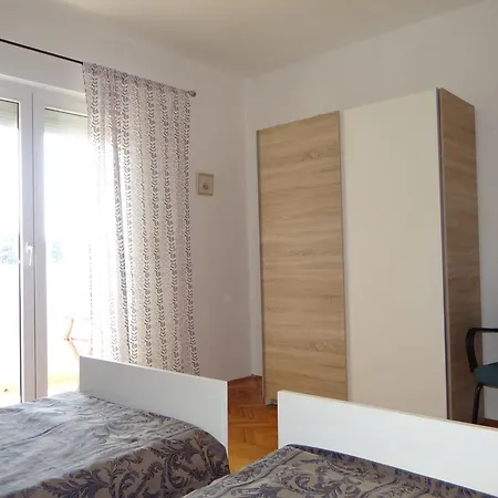 Guest house Jujad 3*